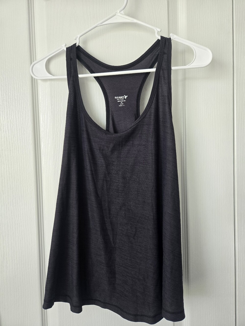 Old Navy Women's Black Racerback Tank Top